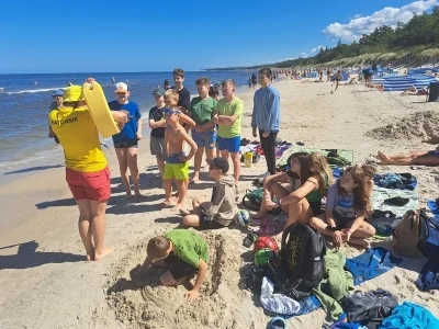 0 2zabawy na plazy i placu zabaw