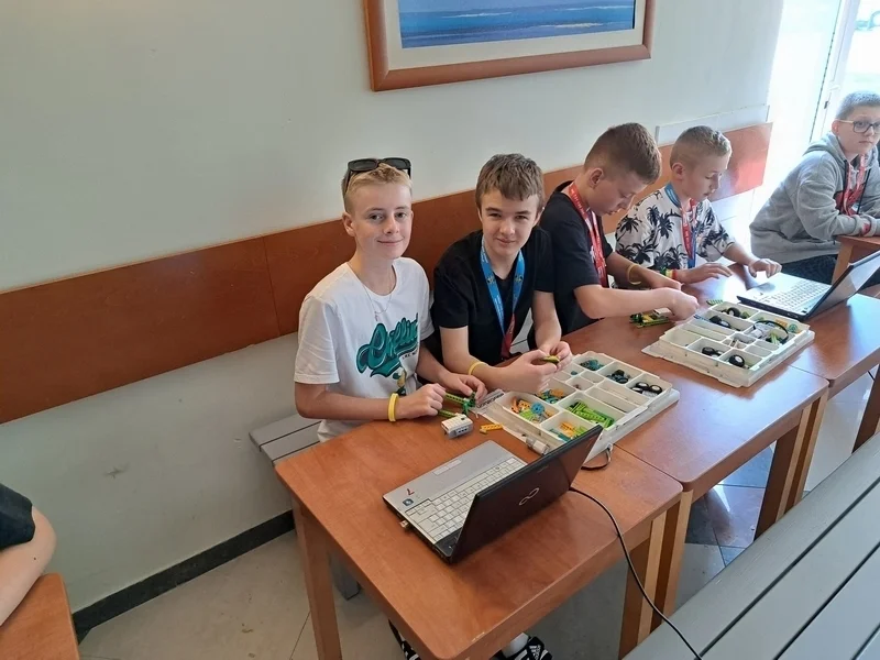 6 2zajecia z konstruowania i programowania robotow.