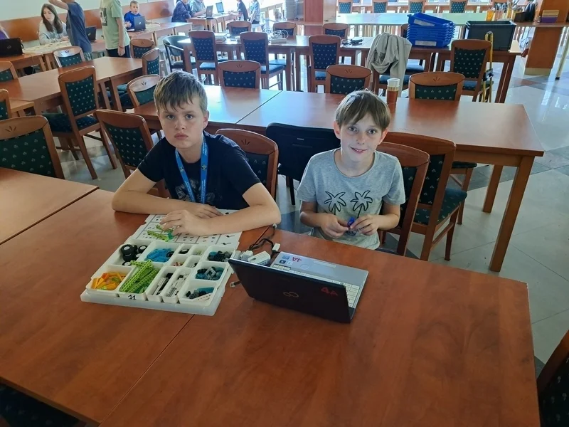 17 2zajecia z konstruowania i programowania robotow.